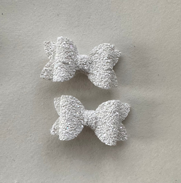 Pigtail pair Christmas Snow white Mini Bows
