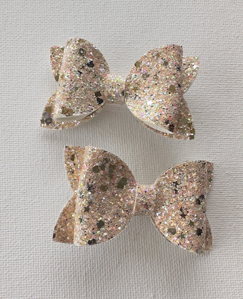 Light Gold Glitter Hearts Pigtail Bow Pair