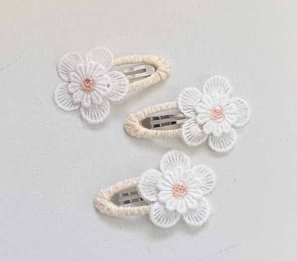 Ivory Flower Snap Clip