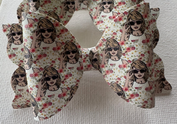 Flowers Taylor Bow